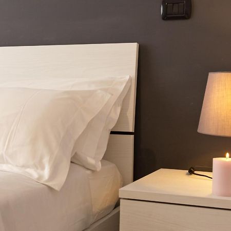 Le Corti Di Napoli Apartments Экстерьер фото