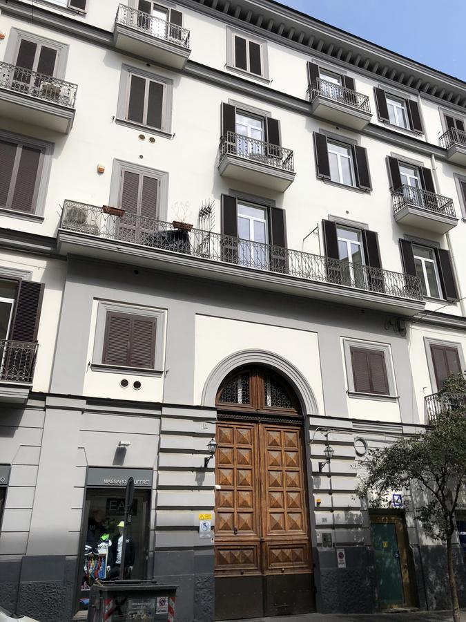 Le Corti Di Napoli Apartments Экстерьер фото
