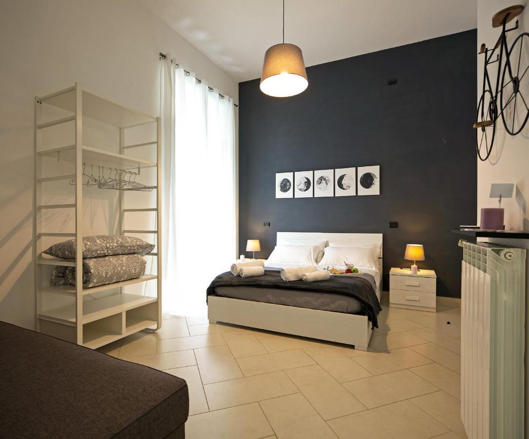 Le Corti Di Napoli Apartments Экстерьер фото