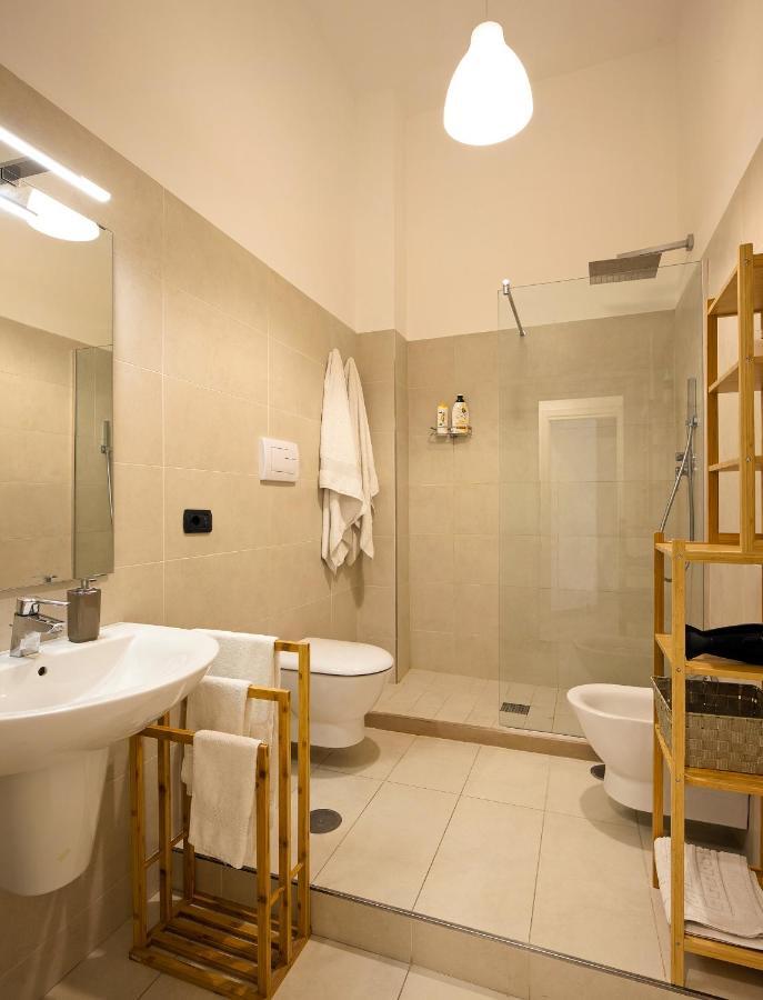 Le Corti Di Napoli Apartments Экстерьер фото