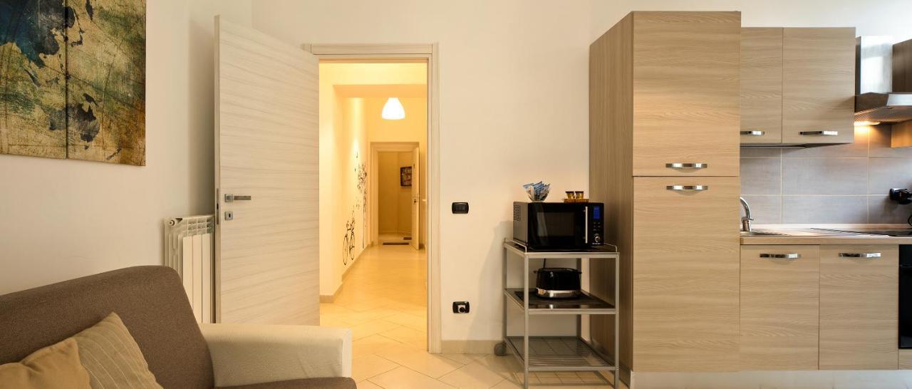 Le Corti Di Napoli Apartments Экстерьер фото