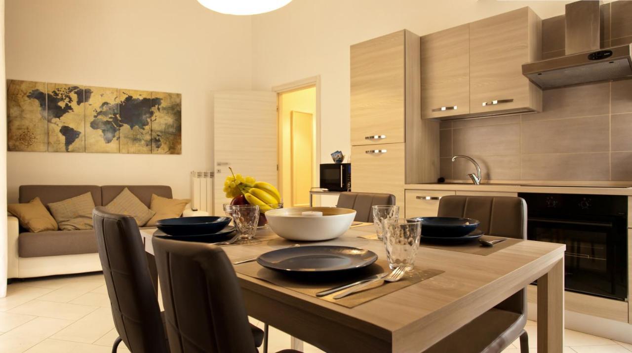 Le Corti Di Napoli Apartments Экстерьер фото