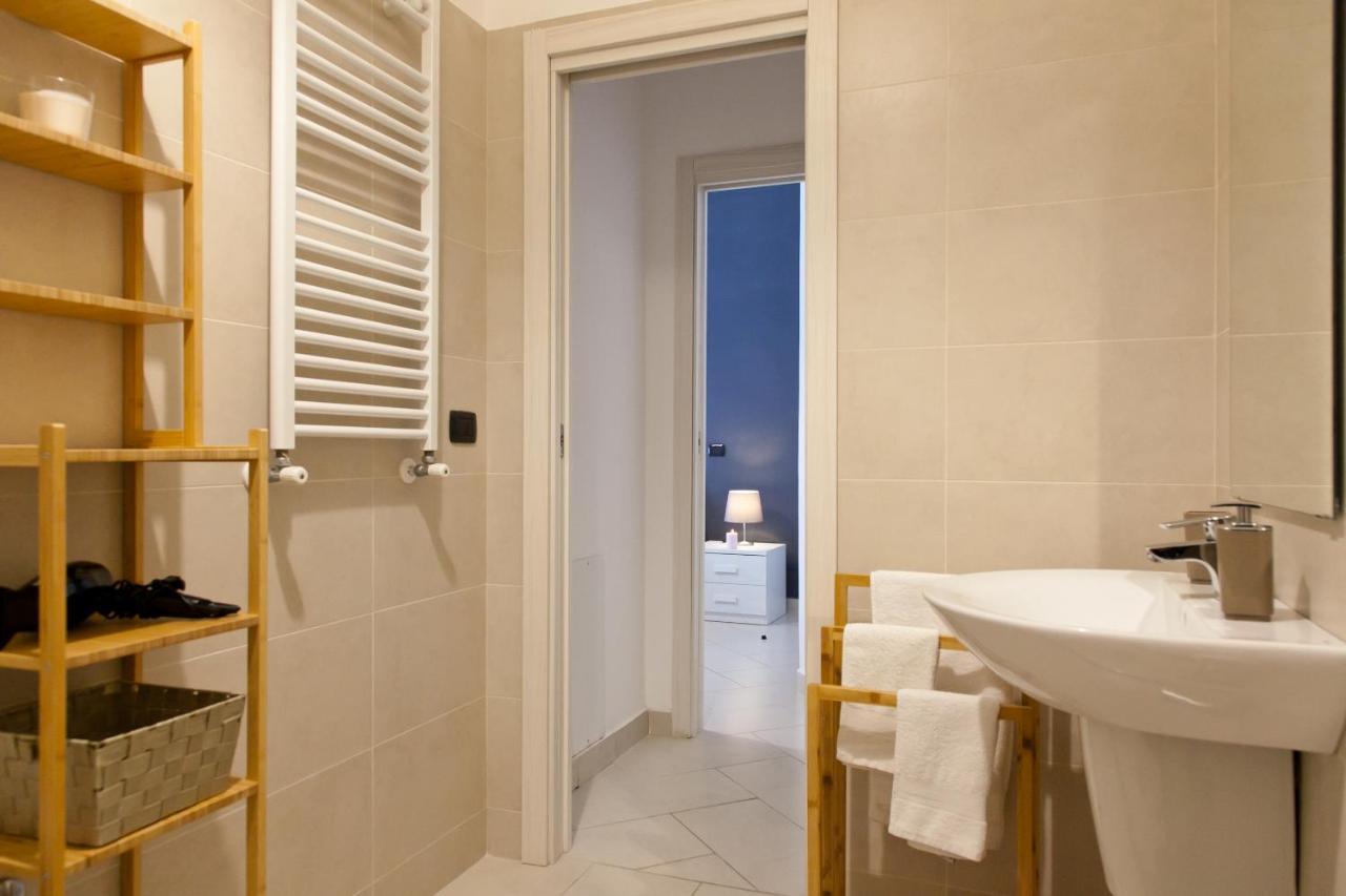 Le Corti Di Napoli Apartments Экстерьер фото