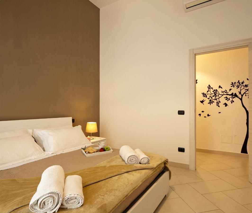 Le Corti Di Napoli Apartments Экстерьер фото
