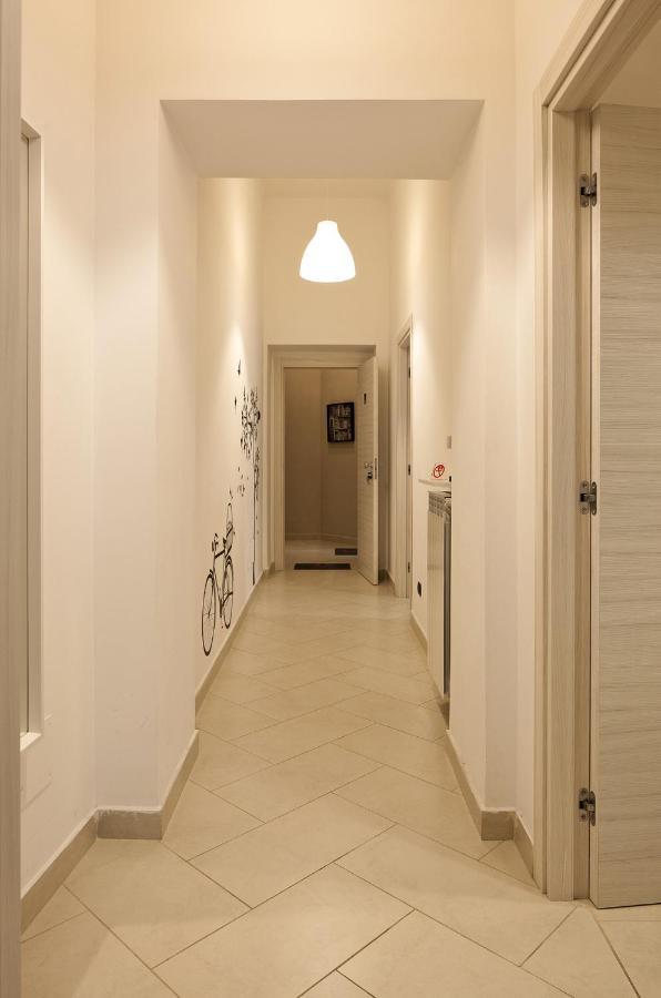 Le Corti Di Napoli Apartments Экстерьер фото