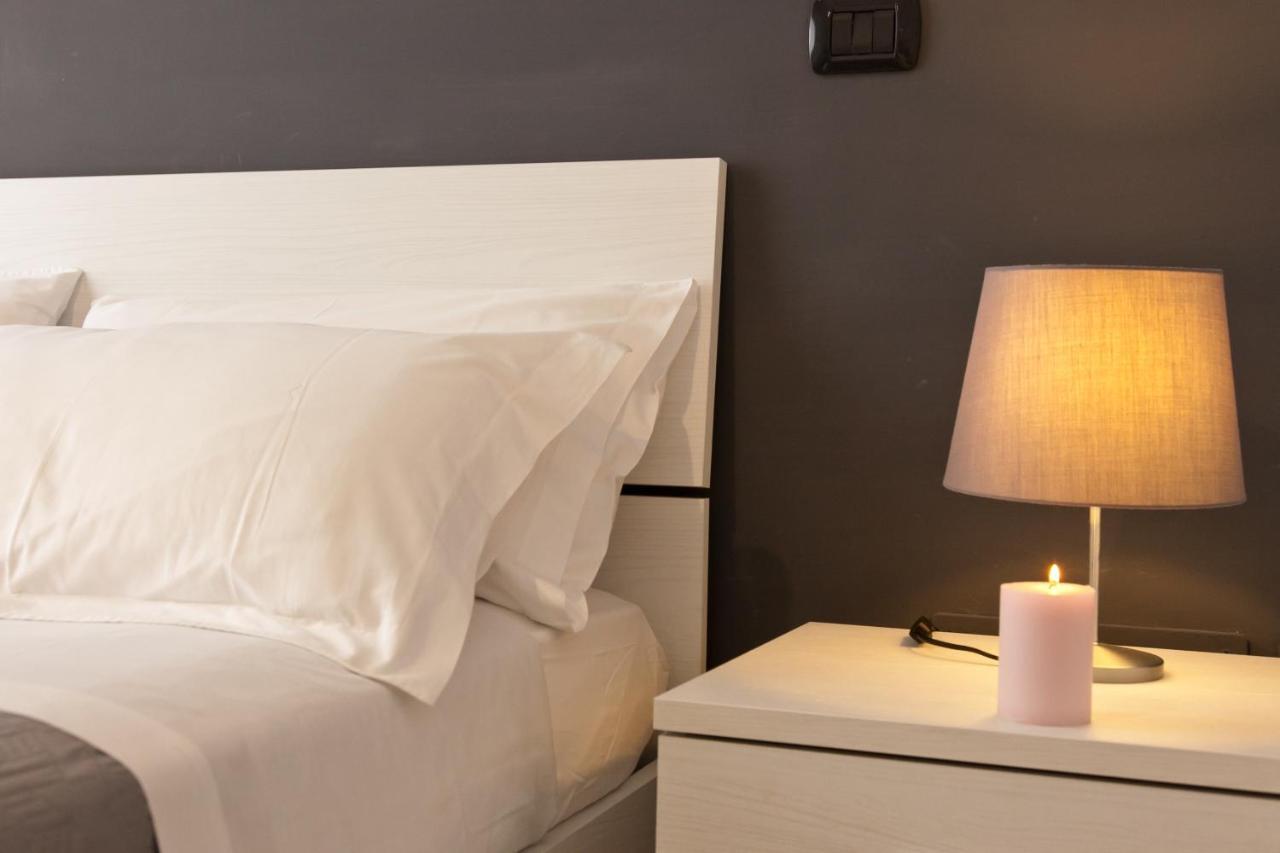Le Corti Di Napoli Apartments Экстерьер фото