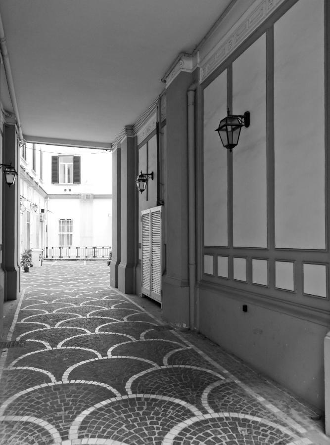 Le Corti Di Napoli Apartments Экстерьер фото